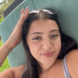 Meet your Posher, Julia